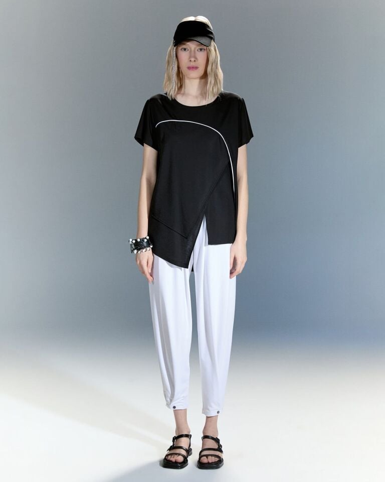 Keskin Çizgi Siyah Asimetrik Bluz