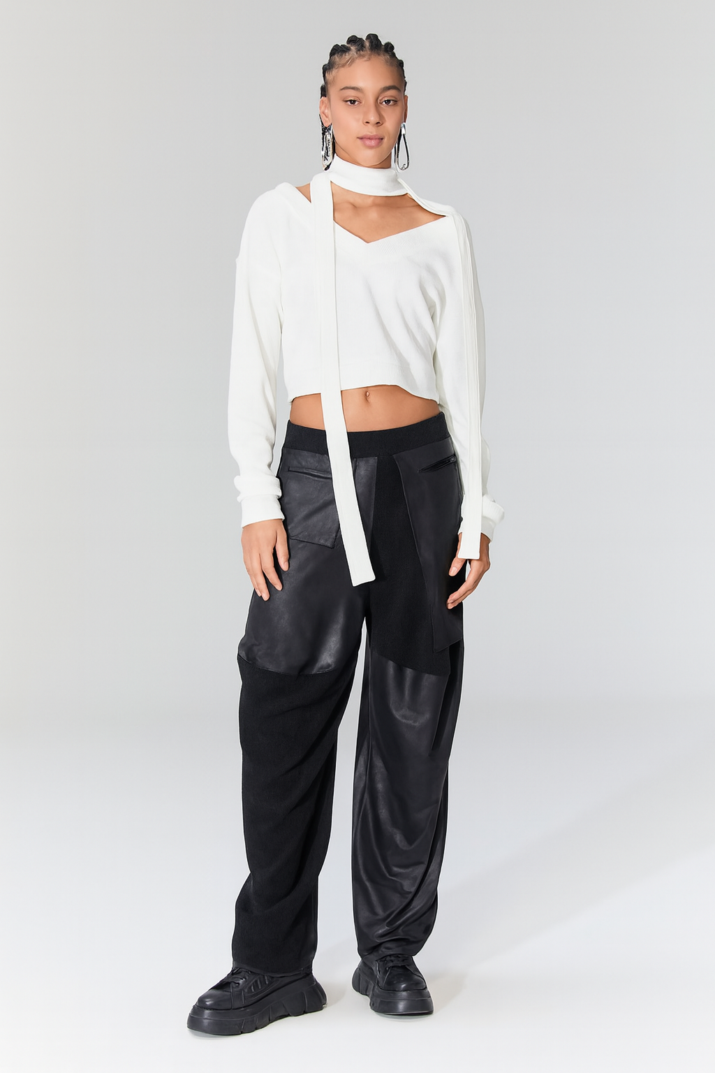 V-Yaka Bağlamalı Beyaz Crop