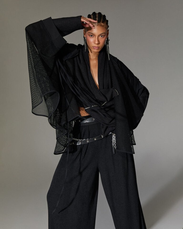 Kapşonlu File Siyah Ceket