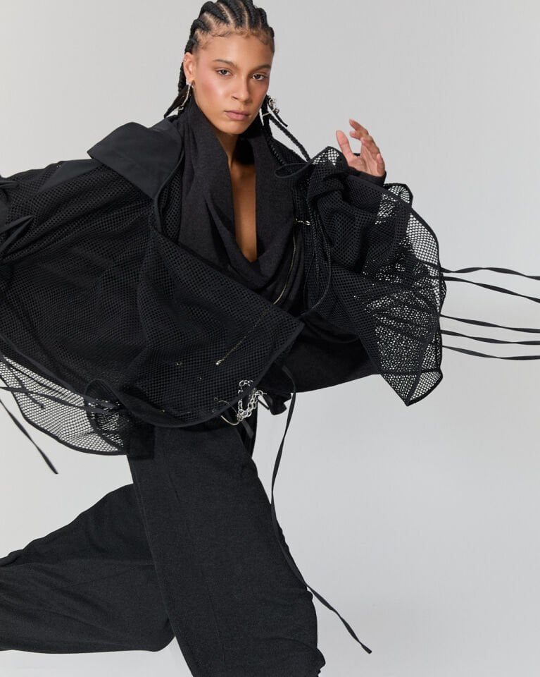 Kapşonlu File Siyah Ceket